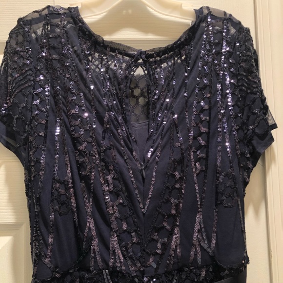 Long navy blue sequenced gown - Picture 6 of 8